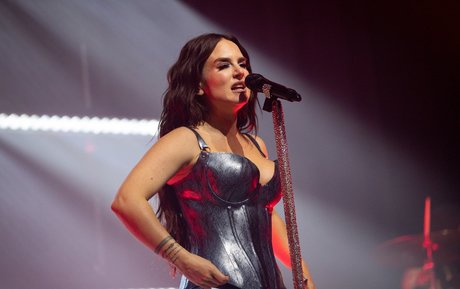 Jojo Levesque naked model picture