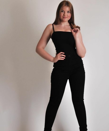 Elsuzannee erotic star photo