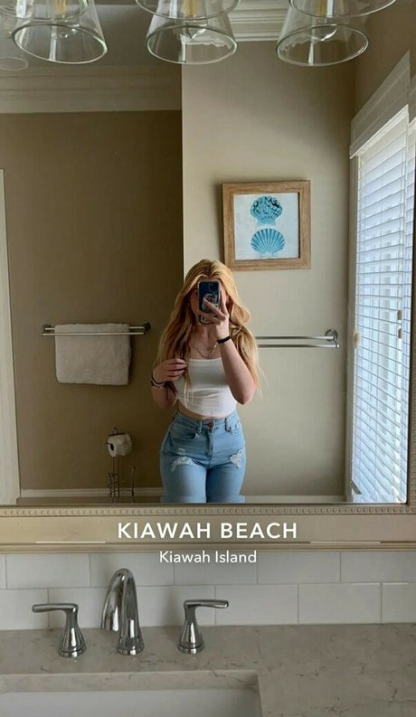 Elsuzannee model sex photos