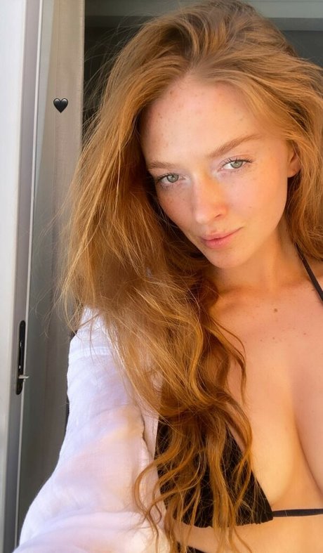 Larsen Thompson model photo