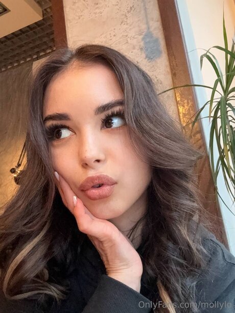 Mollylo pornstar beautiful gallery