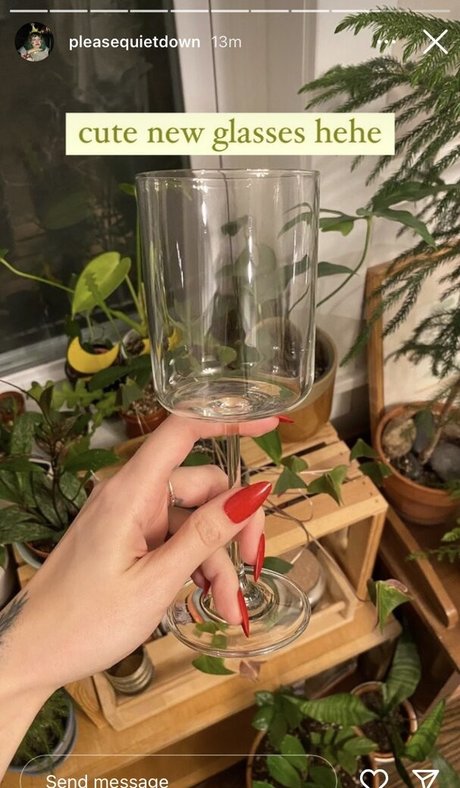 Pleasequietdown erotic star img