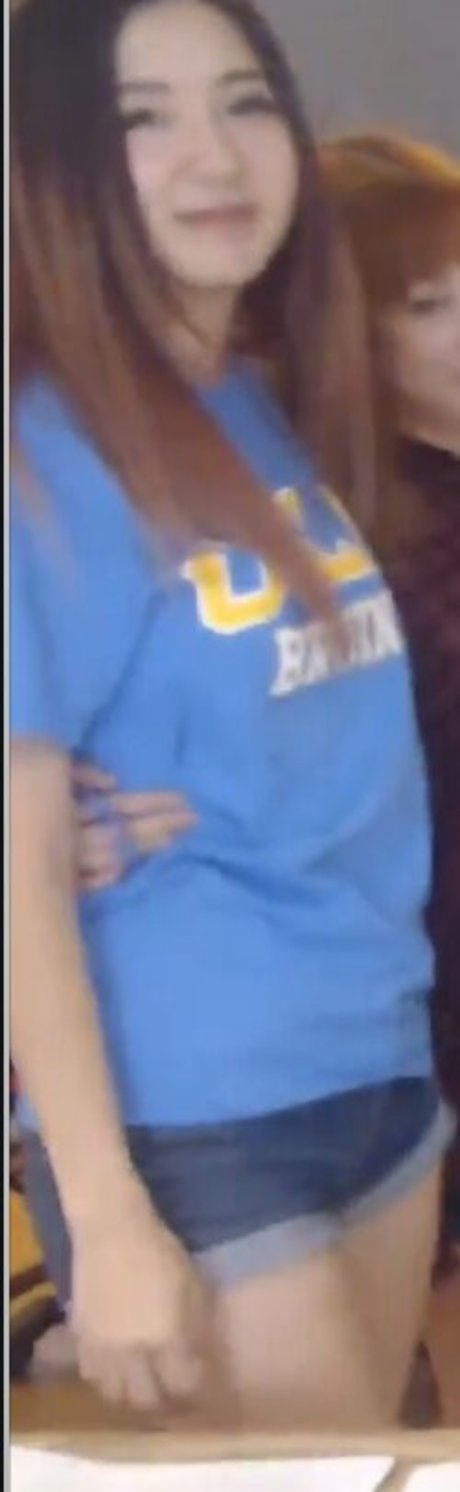 Fuslie high quality pornstar pictures
