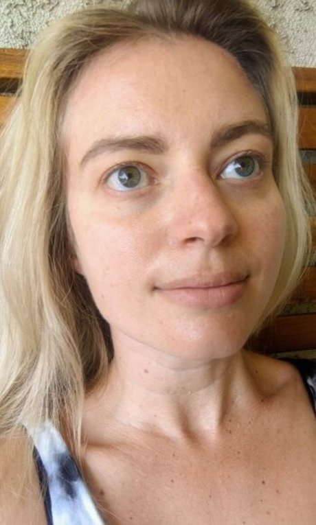 Elyse Willems top model galleries