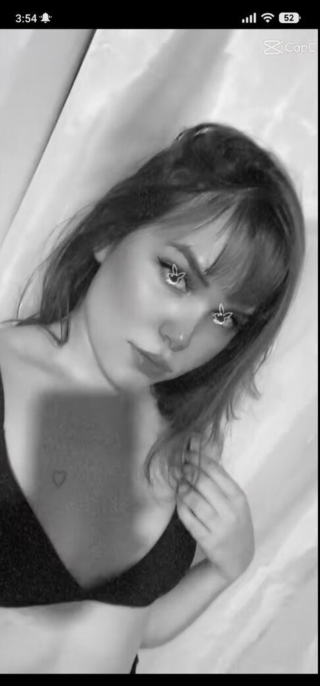 Larissinharp sex star photo