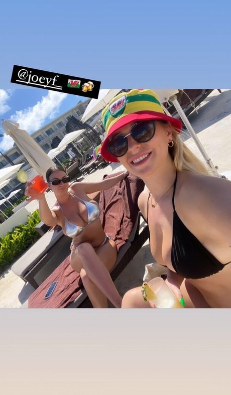 Jessica Davies beautiful actress pic