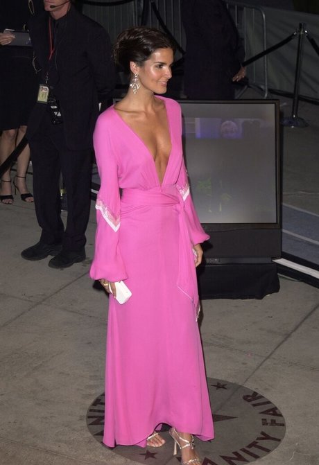 Angie Harmon model pornographic pictures