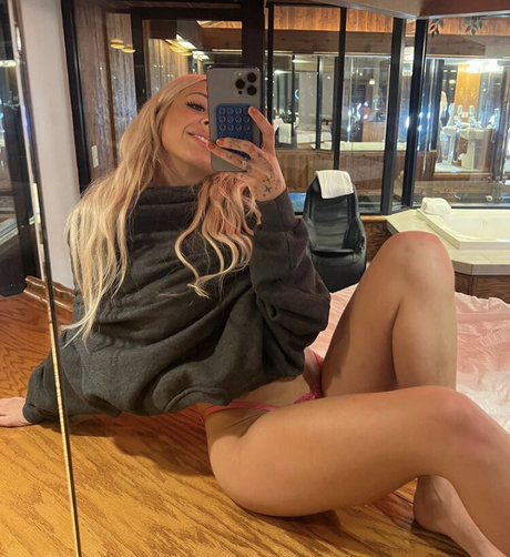 Allieesaur star top gallery