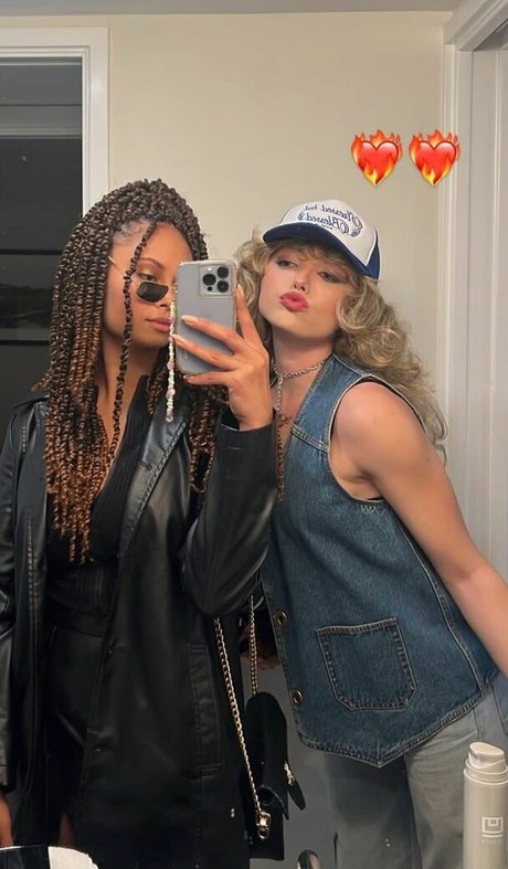 Peyton List art star pictures