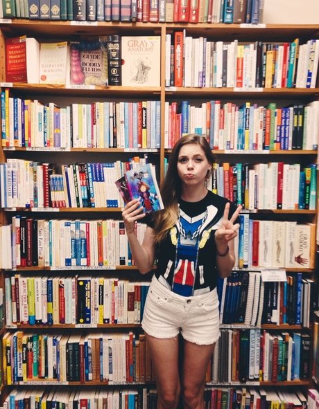 SarahKey model naked photos