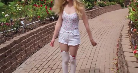 SarahKey model porn photo