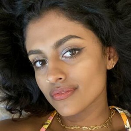 Yamini Nambimadom star high quality images