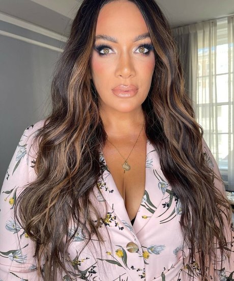 Nia Jax actress photo