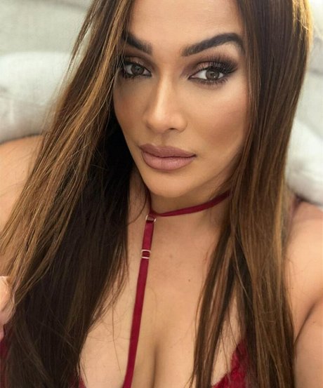 Nia Jax pornstar free archive