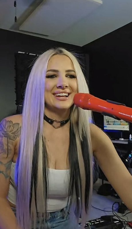 blonde secretary onlyfans free galleries