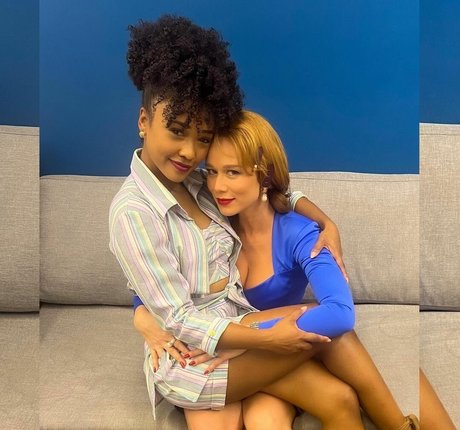 Mariana Ximenes nude model photo