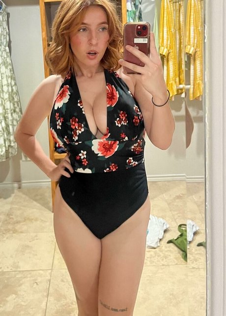 MeganBitchell model beautiful photo