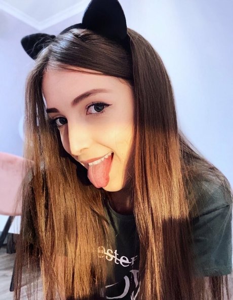 Aiwaonly nudes model galleries