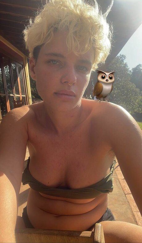 Bruna Linzmeyer art actress picture