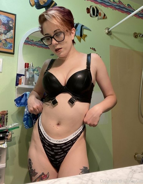 laineycat exclusive model pictures