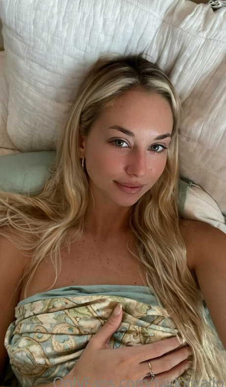 taylorgallo pretty star photo