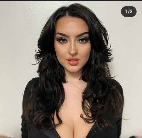 messymegan model naked photo