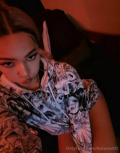 katanaxo pretty model gallery