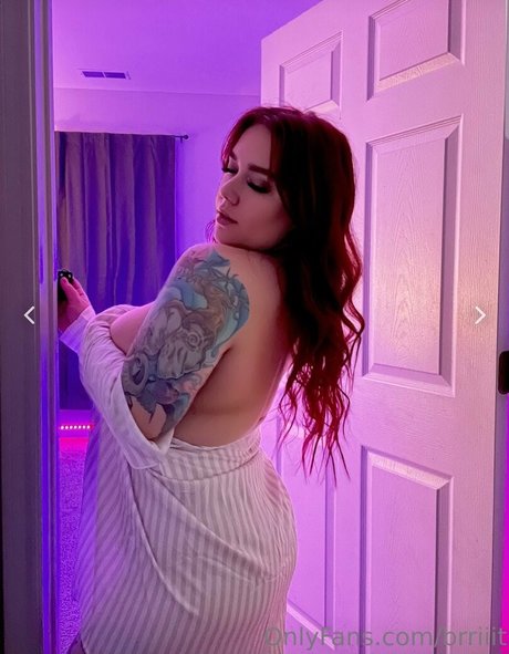 britontwitch sexy actress picture