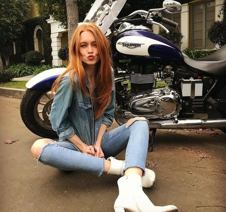 Holly Hicks star high quality pictures