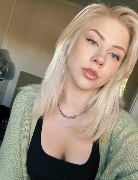 Majijej model pretty img