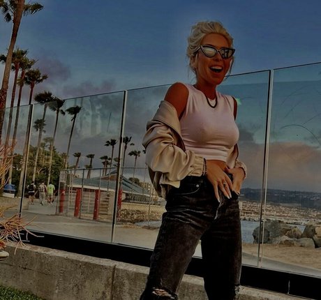 Colleen Wolfe high quality star image