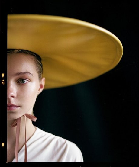 Emma Myers free actress pics