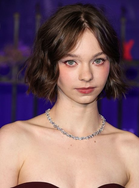 Emma Myers high quality model pic