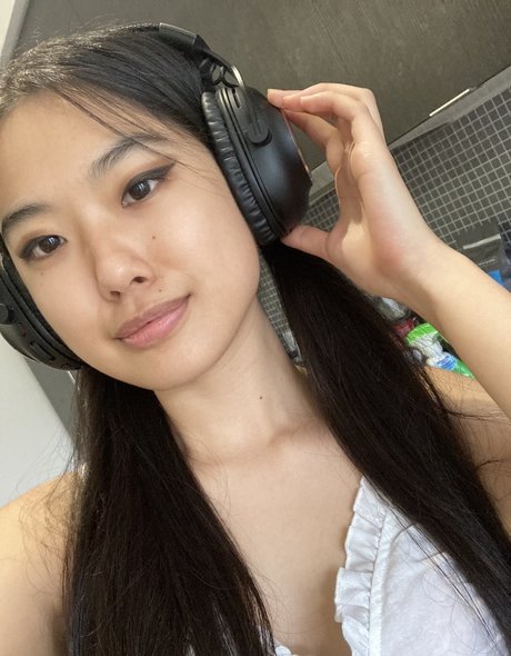 babysitter onlyfans top photo