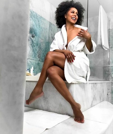 Valeria Valenssa star nude galleries