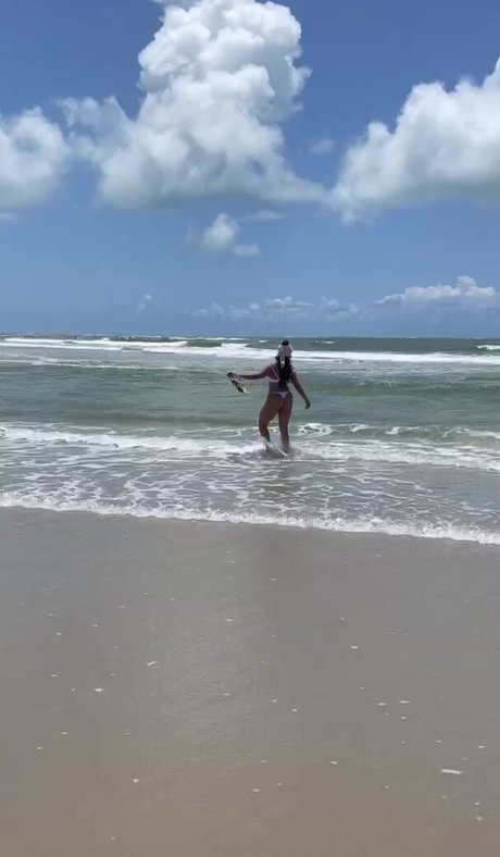 Valeria Valenssa beautiful star image