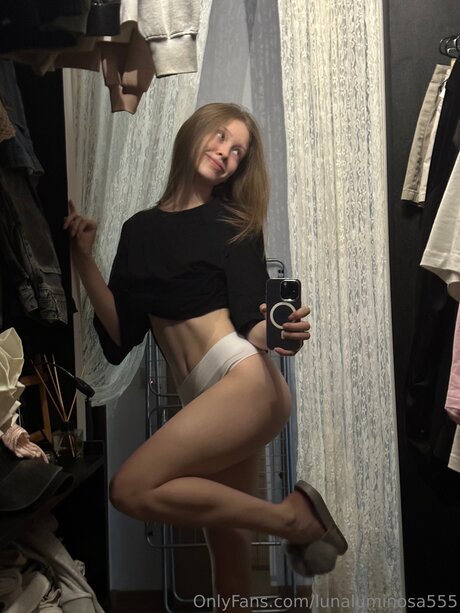 Lunaluminosa555 xxx model images