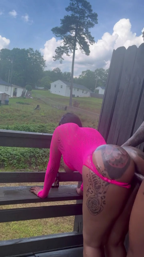 Katt Von Don pretty actress img