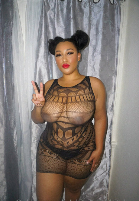 Chantelles Kitchen actress img