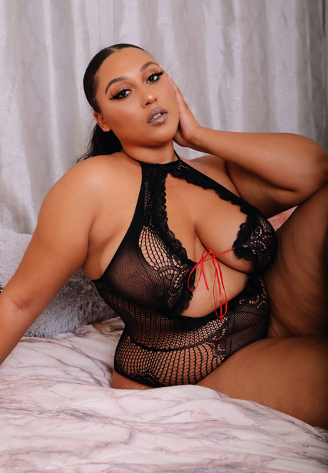 Chantelles Kitchen art pornstar pictures