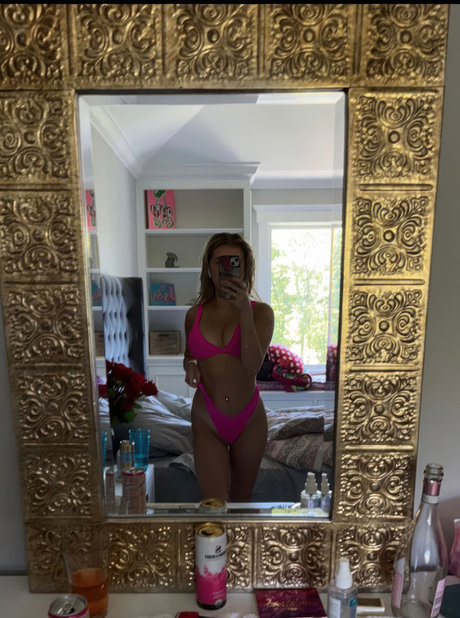 Breckie Hill pornstar pictures