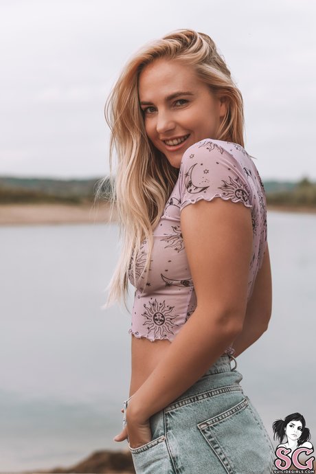 I Want Sheena model erotic galleries