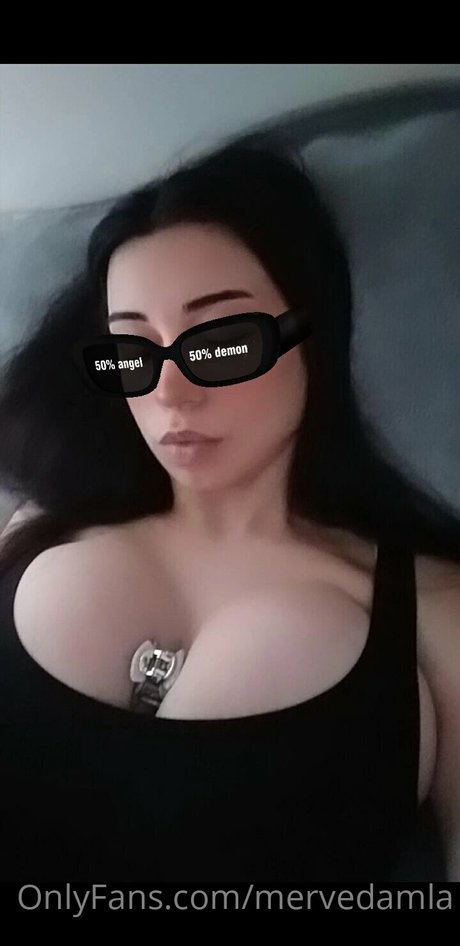 Merve Damla pornstar perfect pics