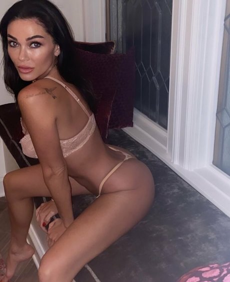 Jasmine Waltz erotic pornstar pic