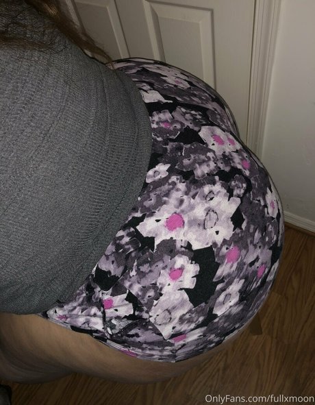 fullxmoon sexy model picture