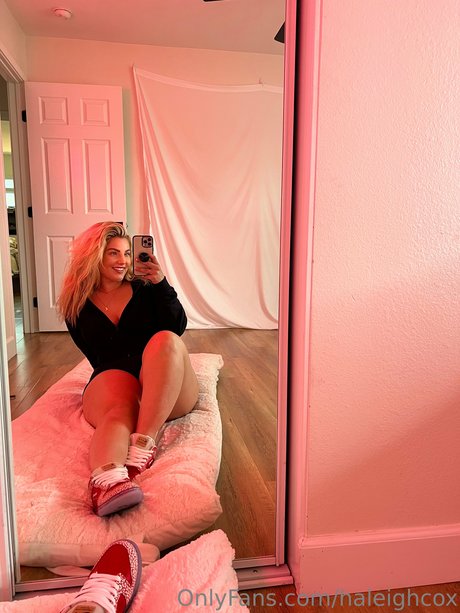 Haleigh Cox porn model pics