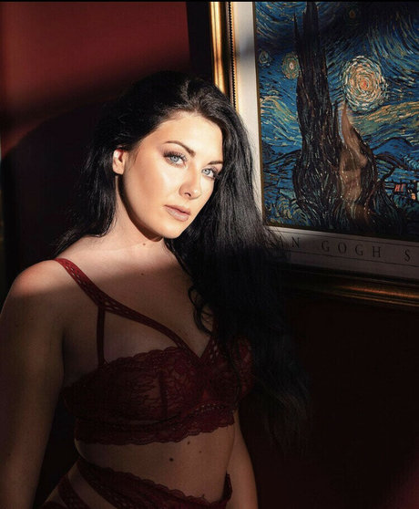 Wineoperator high quality pornstar photos