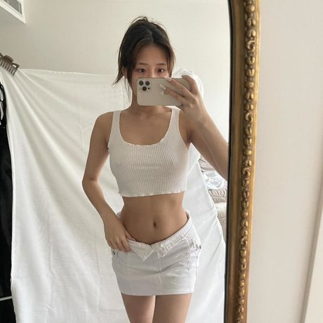 Briddy Li sexy pornstar photo