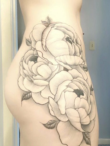Violet Quinn art star gallery