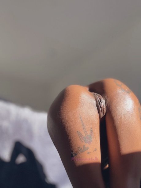 Mini Stalli star erotic photos